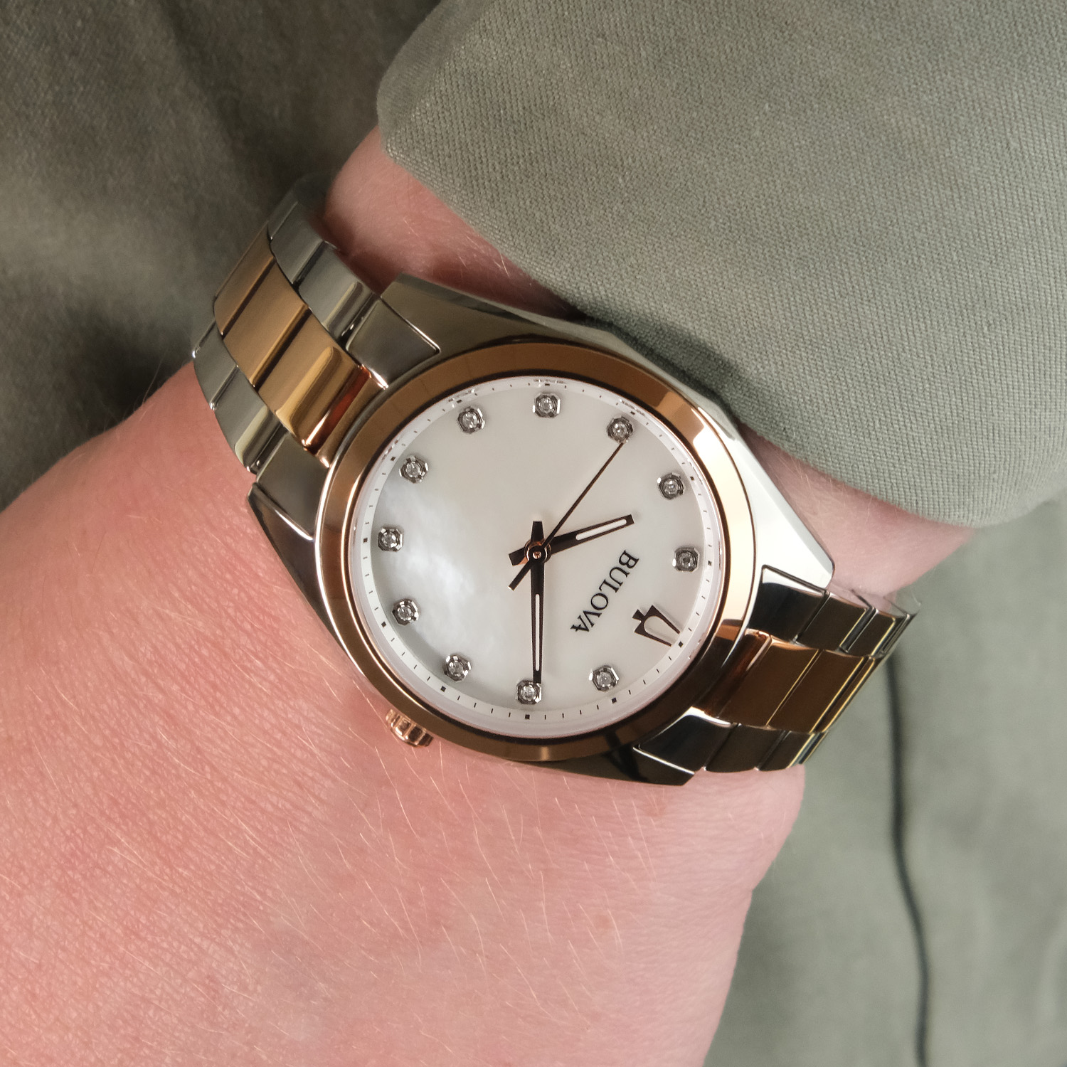 Bulova 98P207