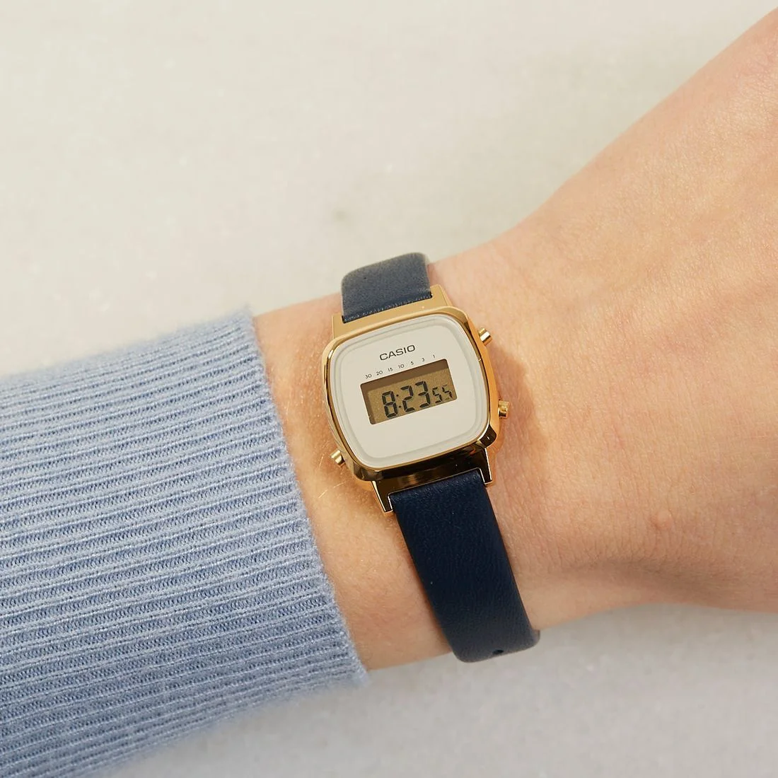 casio LA670WEFL-2EF