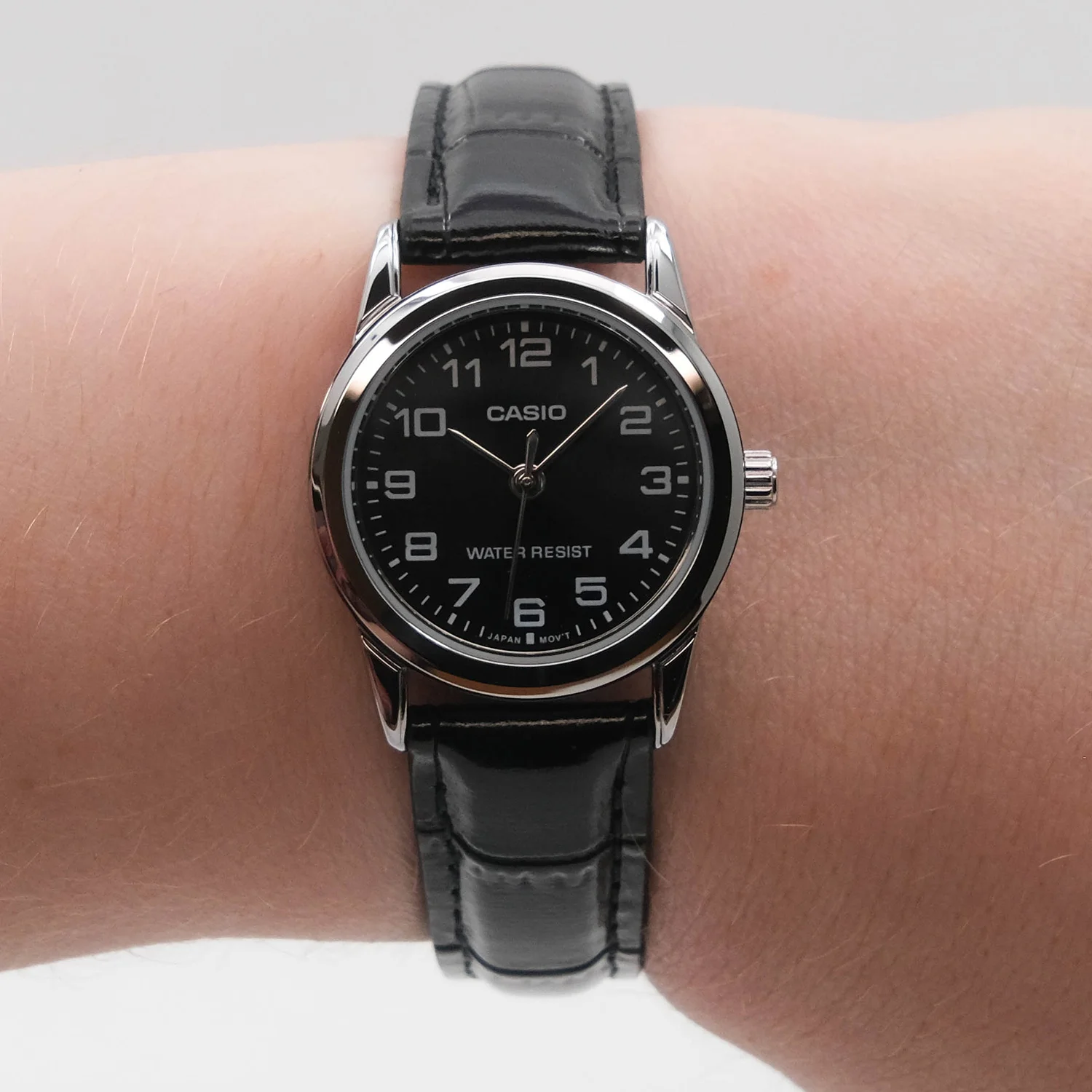 casio LTP-V001L-1B